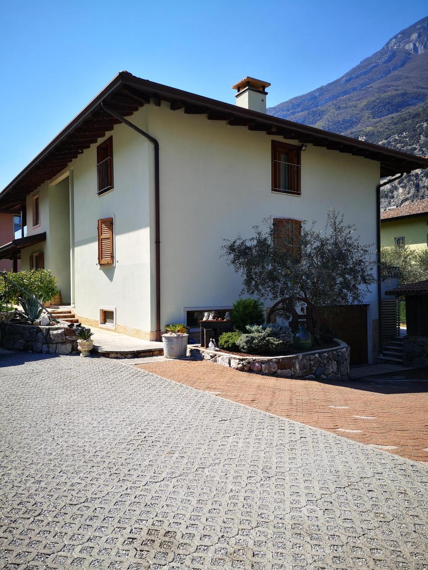 Apartment Sweet Retreat Dro Exterior photo